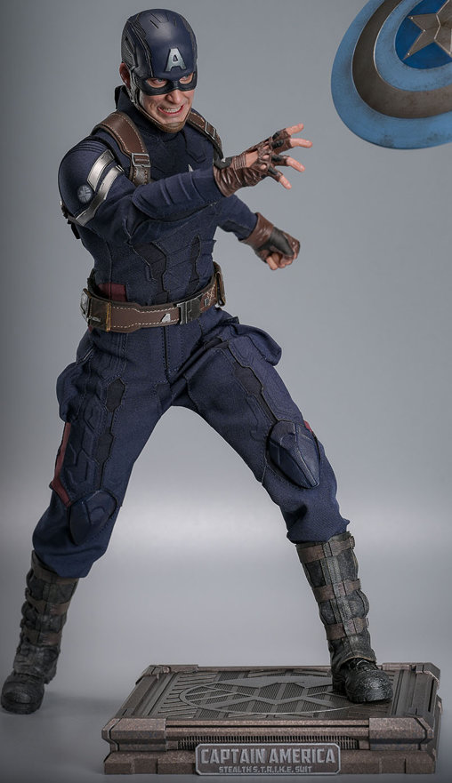 Captain America - The Winter Soldier: Captain America - Stealth S.T.R.I.K.E. Suit 2.0, 1/6 Figur von Hot Toys