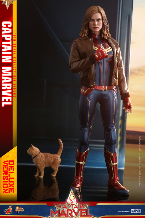 Captain Marvel: Captain Marvel - Deluxe, 1/6 Figur von Hot Toys