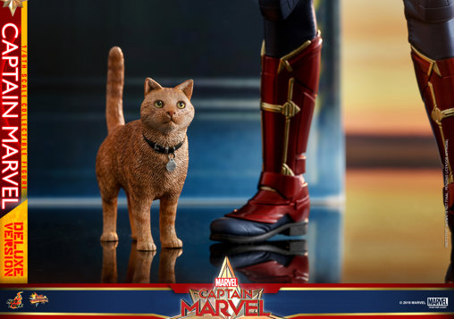 Captain Marvel: Captain Marvel - Deluxe, 1/6 Figur ... https://spaceart.de/produkte/cpm001-captain-marvel-figur-deluxe-hot-toys.php