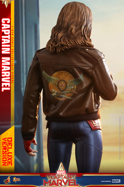 Captain Marvel: Captain Marvel - Deluxe, 1/6 Figur von Hot Toys