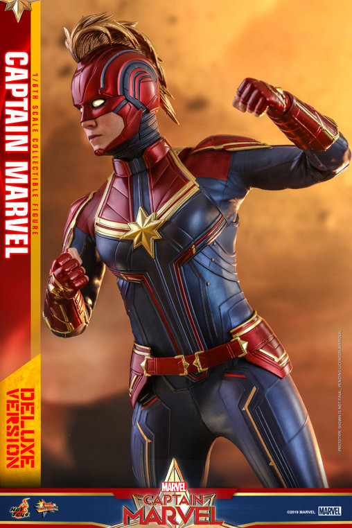 Captain Marvel: Captain Marvel - Deluxe, 1/6 Figur von Hot Toys