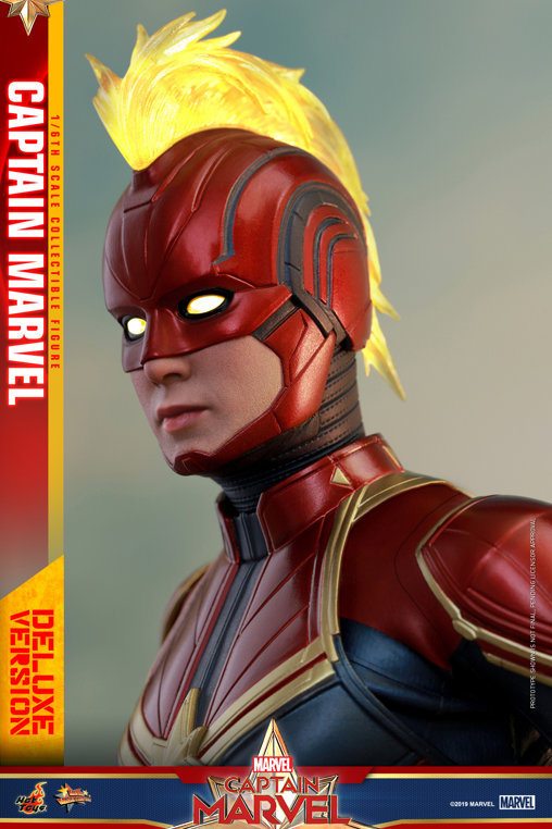 Captain Marvel: Captain Marvel - Deluxe, 1/6 Figur von Hot Toys