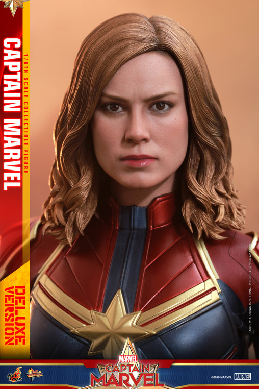 Captain Marvel: Captain Marvel - Deluxe, 1/6 Figur von Hot Toys