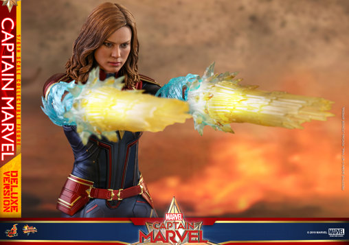 Captain Marvel: Captain Marvel - Deluxe, 1/6 Figur von Hot Toys