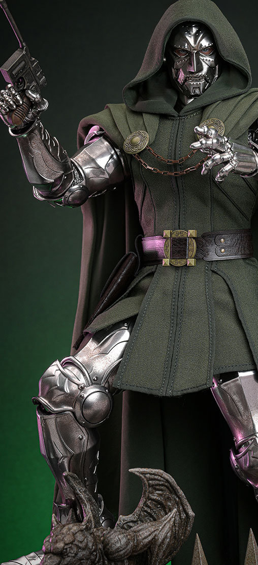 Doctor Doom: Doctor Victor Von Doom, 1/6 Figur von Hot Toys