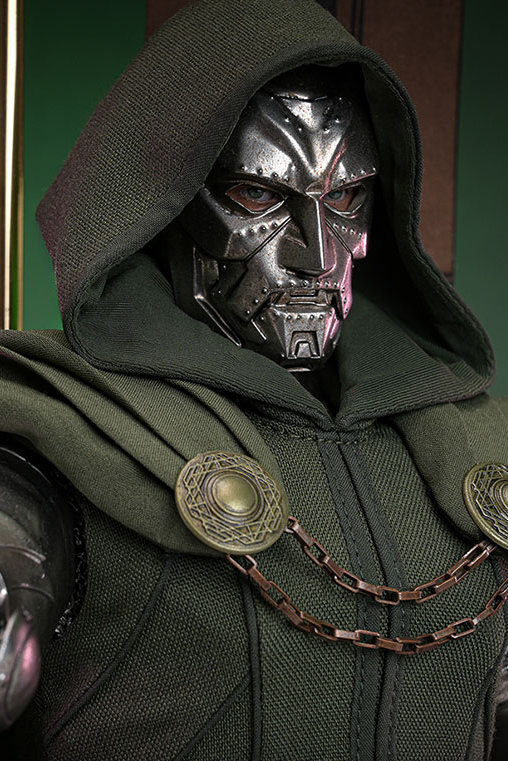Doctor Doom: Doctor Victor Von Doom, 1/6 Figur von Hot Toys