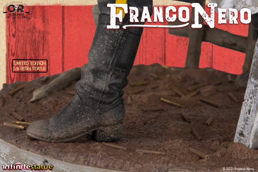 Django: Franco Nero, Statue von Infinite Statue