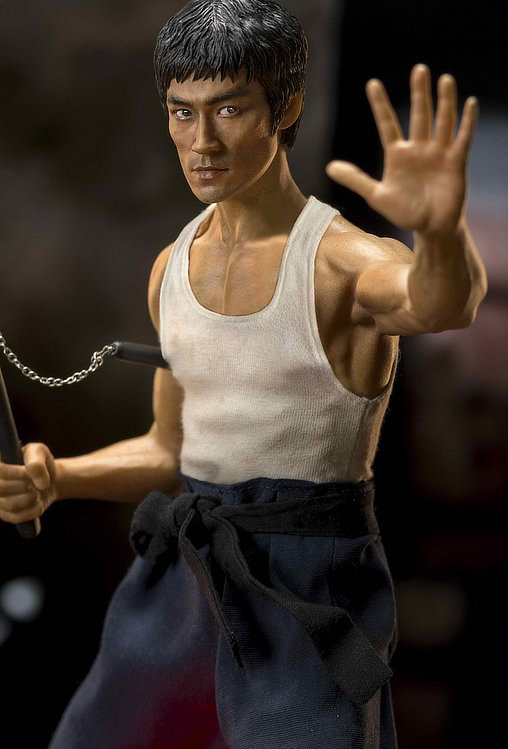 Die Todeskralle schlägt wieder zu: Bruce Lee, Statue von Star Ace