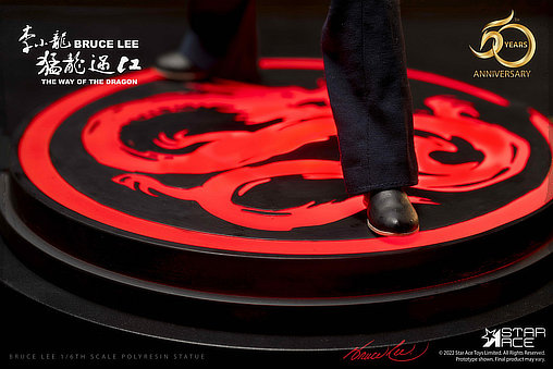 Die Todeskralle schlägt wieder zu: Bruce Lee, Statue von Star Ace