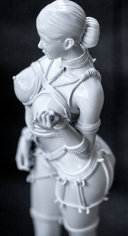 Enjoy in White: Angelica, Statue von SPACEart