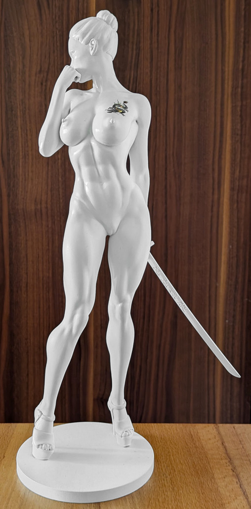 Enjoy in White: Tattoo Lady A, Statue von SPACEart
