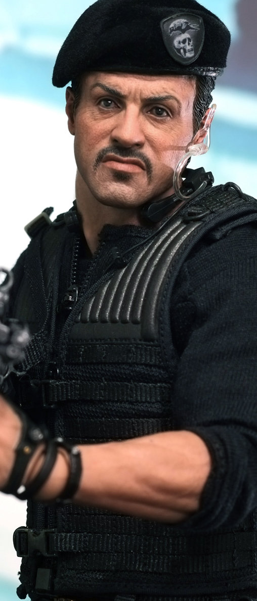 The Expendables 2: Barney Ross, 1/6 Figur von Hot Toys