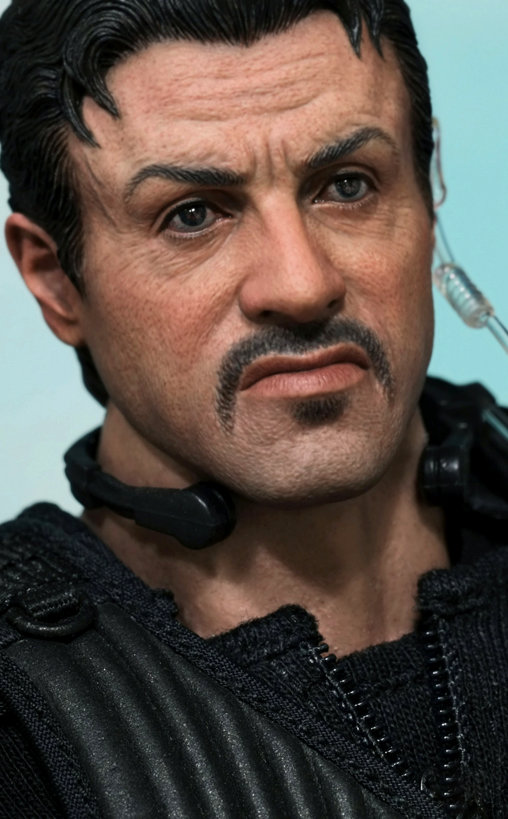 The Expendables 2: Barney Ross, 1/6 Figur von Hot Toys