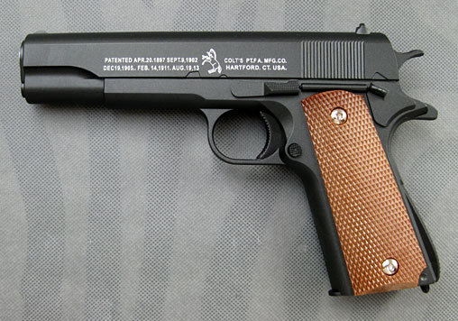 Filmwaffen: Colt 1911, Softair-Pistole ... https://spaceart.de/produkte/fwf001-colt-1911-modell.php