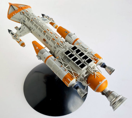 Mondbasis Alpha 1: Hawk Fighter, Fertig-Modell ... https://spaceart.de/produkte/ga040-mondbasis-alpha-1-hawk-fighter-space-1999-fertig-modell-display-spaceart.php