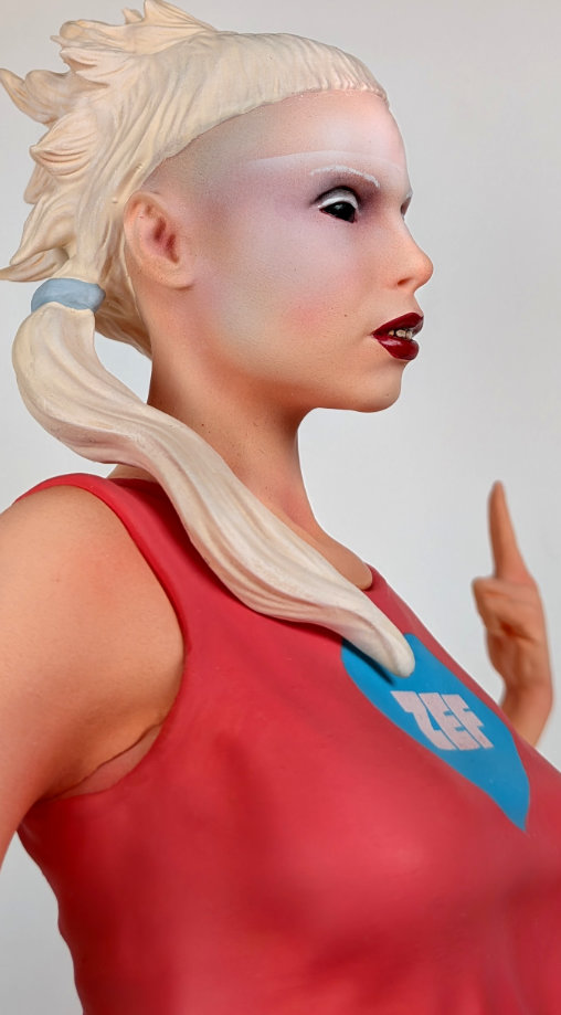 Gods of Music: Yolandi Visser, Statue von SPACEart