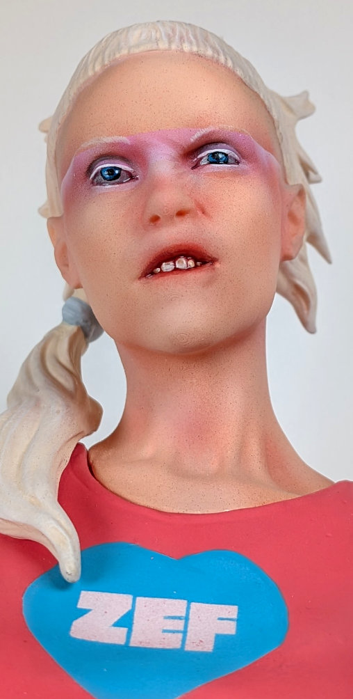 Gods of Music: Yolandi Visser, Statue von SPACEart