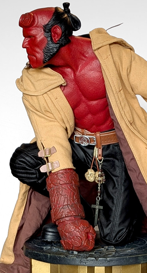 Hellboy II - The Golden Army: Hellboy von Sideshow, weitere Produktansicht 2