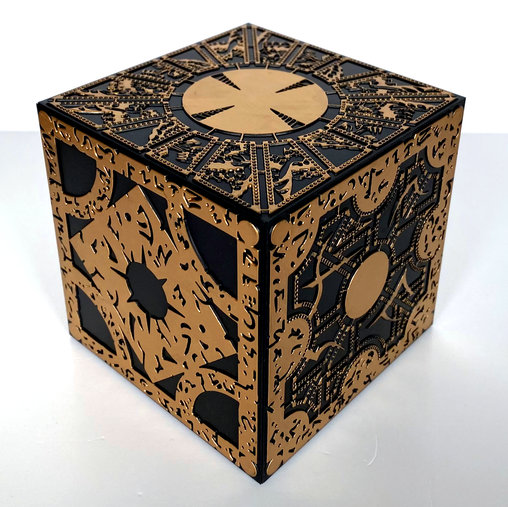 Hellraiser: Pinhead Puzzle Box, Fertig-Modell ... https://spaceart.de/produkte/hr001-hellraiser-pinhead-puzzle-box-modell-life-size-spaceart.php