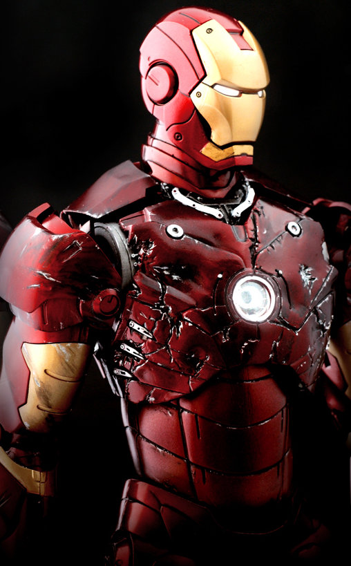 Iron Man 1: Iron Man Mark III - Battle Damaged, 1/6 Figur von Hot Toys