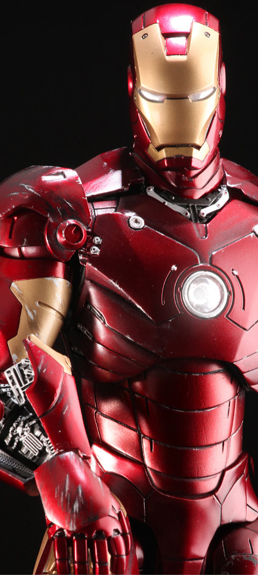 Iron Man 1: Iron Man Mark III - Battle Damaged, 1/6 Figur von Hot Toys