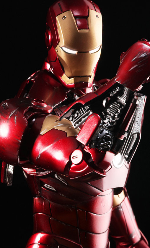 Iron Man 1: Iron Man Mark III - Battle Damaged, 1/6 Figur von Hot Toys