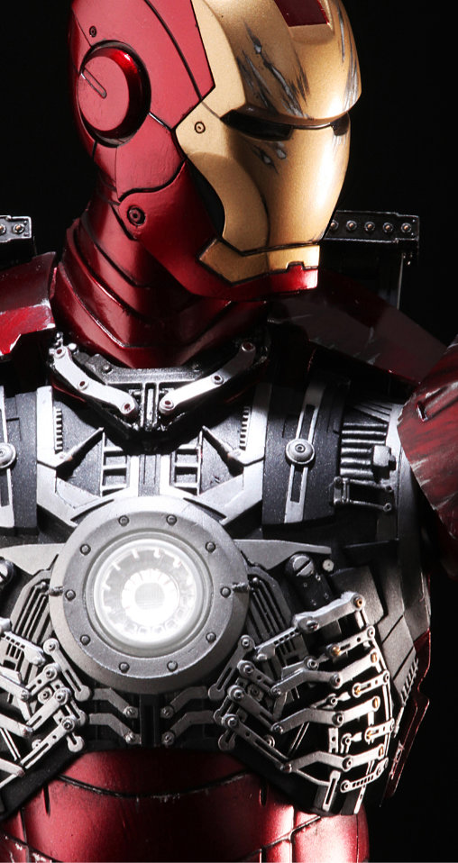Iron Man 1: Iron Man Mark III - Battle Damaged, 1/6 Figur von Hot Toys