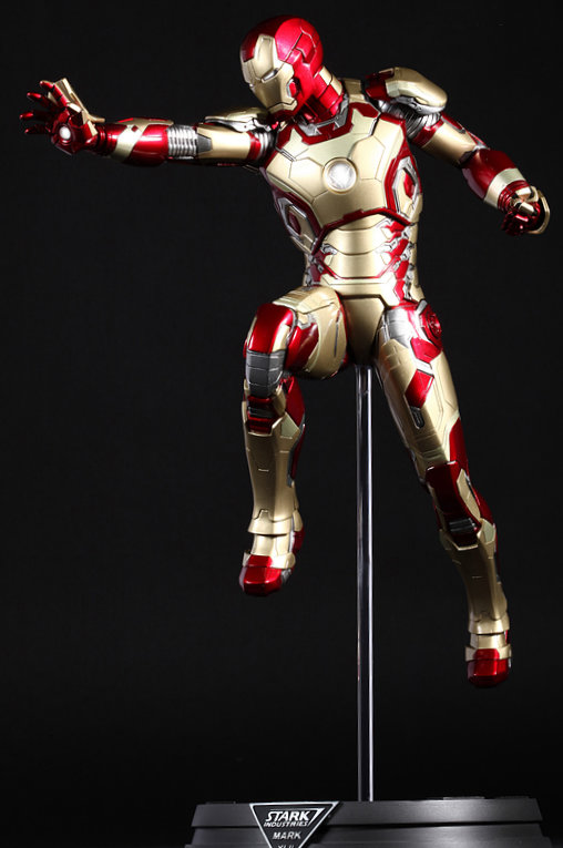 Iron Man 3: Iron Man Mark XLII - Power Pose, 1/6 Figur von Hot Toys