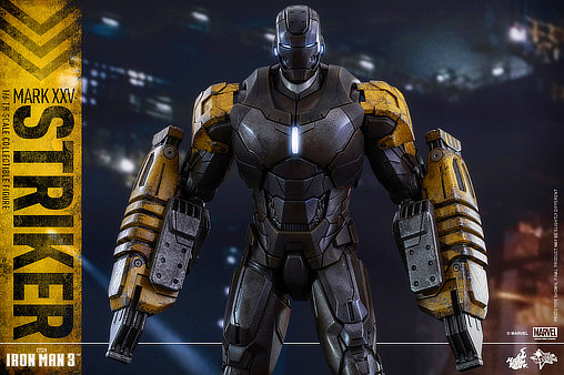 Iron Man 3: Iron Man Mark XXV Striker, 1/6 Figur von Hot Toys