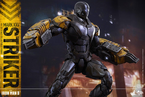 Iron Man 3: Iron Man Mark XXV Striker, 1/6 Figur von Hot Toys
