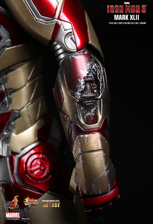 Iron Man 3: Iron Man Mark XLII - DieCast, 1/6 Figur von Hot Toys