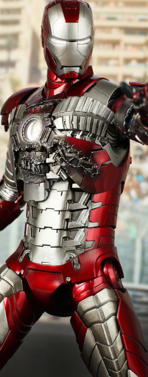 Iron Man 2: Iron Man Mark V, 1/6 Figur von Hot Toys