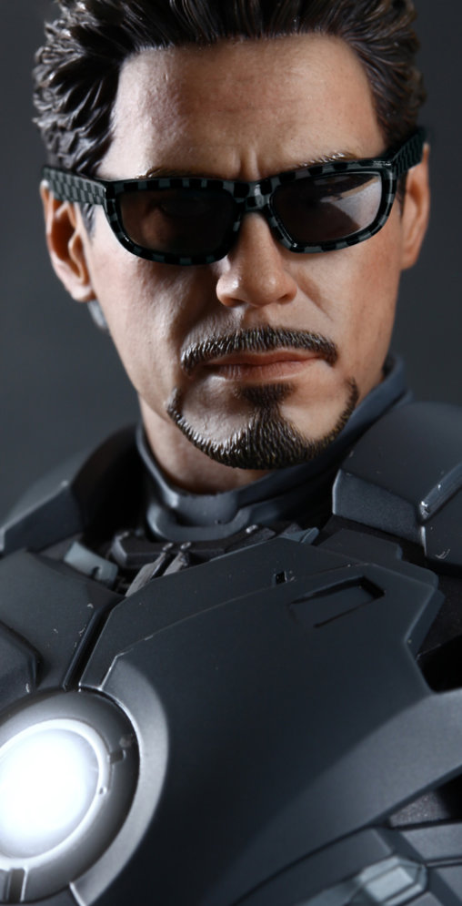 Iron Man 2: Iron Man Mark IV - Secret Project, 1/6 Figur von Hot Toys