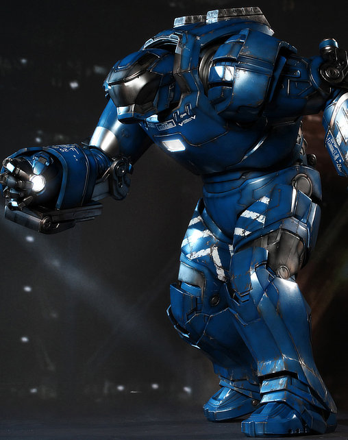 Iron Man 3: Igor Mark XXXVIII, 1/6 Figur von Hot Toys