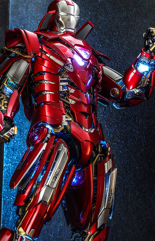 Iron Man 3: Silver Centurion - Armor Suit Up Version, 1/6 Figur von Hot Toys