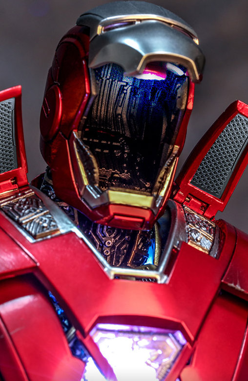 Iron Man 3: Silver Centurion - Armor Suit Up Version, 1/6 Figur von Hot Toys