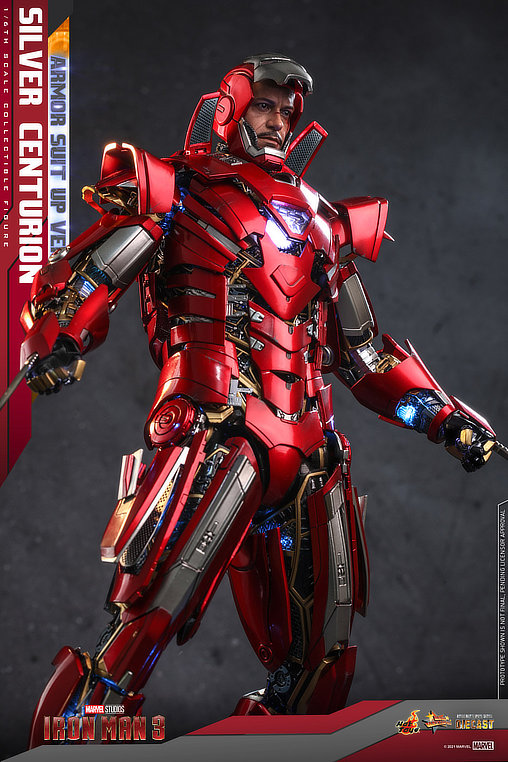 Iron Man 3: Silver Centurion - Armor Suit Up Version, 1/6 Figur von Hot Toys