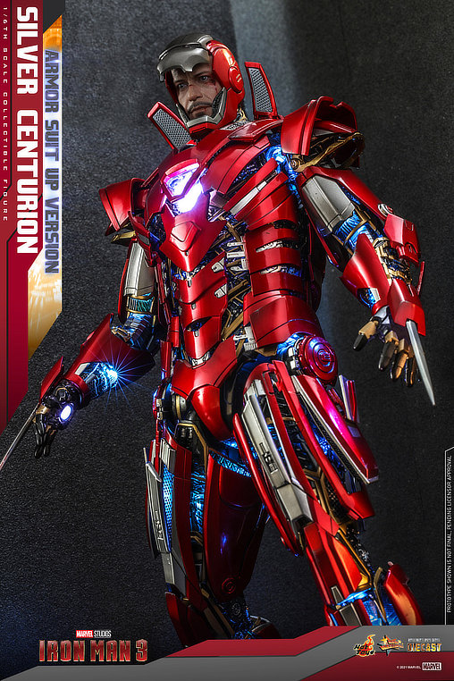Iron Man 3: Silver Centurion - Armor Suit Up Version, 1/6 Figur von Hot Toys