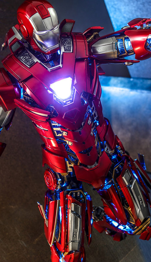 Iron Man 3: Silver Centurion - Armor Suit Up Version, 1/6 Figur von Hot Toys