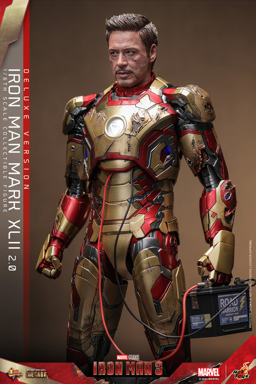 Iron Man 3: Iron Man Mark XLII 2.0 - Deluxe - DieCast, 1/6 Figur von Hot Toys
