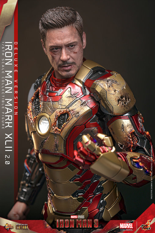 Iron Man 3: Iron Man Mark XLII 2.0 - Deluxe - DieCast, 1/6 Figur von Hot Toys