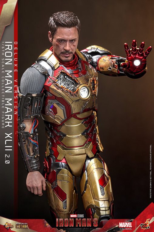 Iron Man 3: Iron Man Mark XLII 2.0 - Deluxe - DieCast, 1/6 Figur von Hot Toys