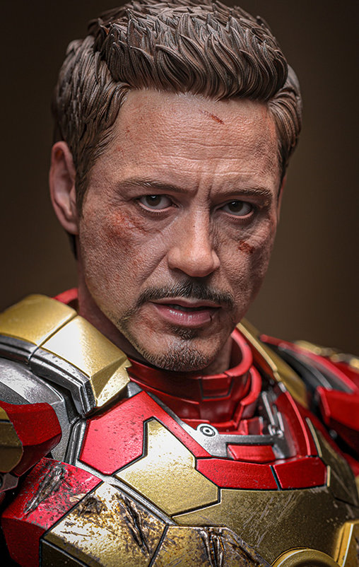 Iron Man 3: Iron Man Mark XLII 2.0 - Deluxe - DieCast, 1/6 Figur von Hot Toys