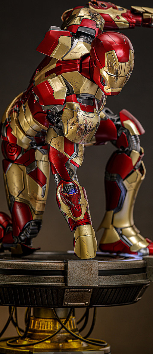 Iron Man 3: Iron Man Mark XLII 2.0 - Deluxe - DieCast, 1/6 Figur von Hot Toys