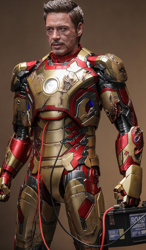 Iron Man 3: Iron Man Mark XLII 2.0 - Deluxe - DieCast, 1/6 Figur von Hot Toys
