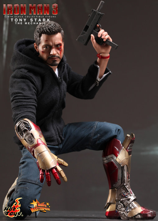 Iron Man 3: Tony Stark - The Mechanic, 1/6 Figur von Hot Toys