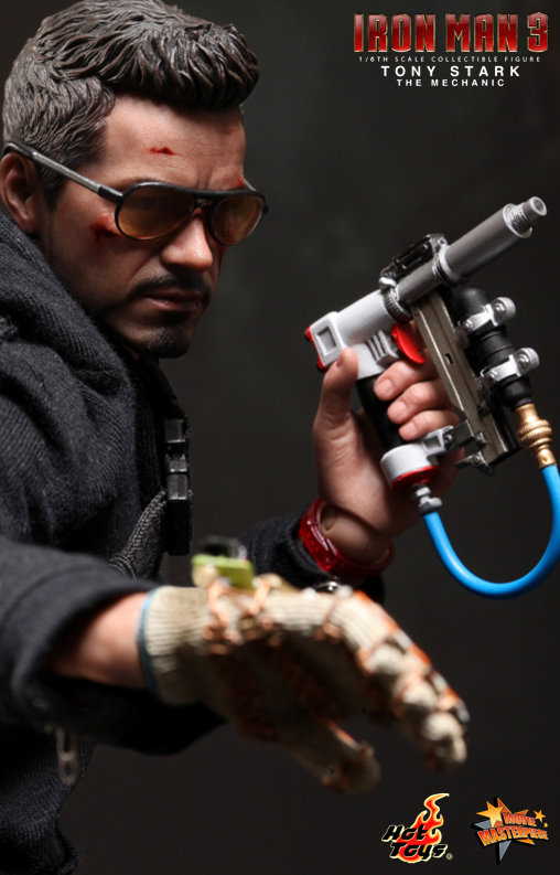 Iron Man 3: Tony Stark - The Mechanic, 1/6 Figur von Hot Toys
