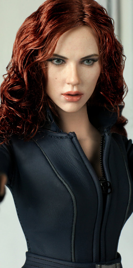 Iron Man 2: Black Widow, 1/6 Figur von Hot Toys