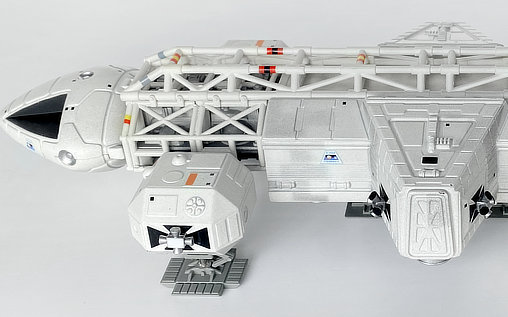 Mondbasis Alpha 1: Laboratory Eagle Transporter, Fertig-Modell ... https://spaceart.de/produkte/mba002-mondbasis-alpha-1-laboratory-eagle-transporter-space-1999-product-enterprise-egt-5-5060046210394-spaceart.php