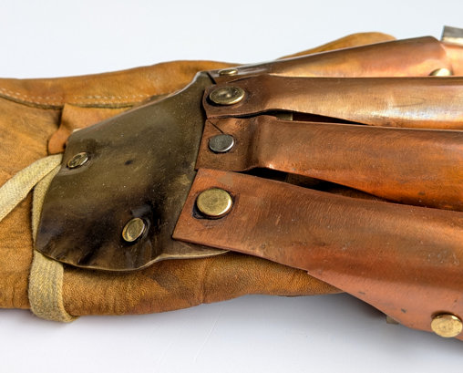 Nightmare on Elm Street 2: Freddy Krueger Handschuh, Fertig-Modell von SPACEart